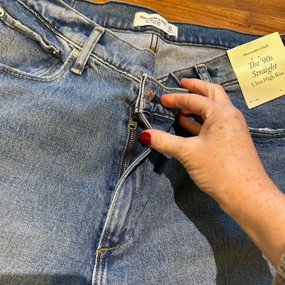 Abercrombie Fitch Womens NWT 90s Ultra High Rise Wide Leg Jean Criss Cross Waist - Picture 10 of 15